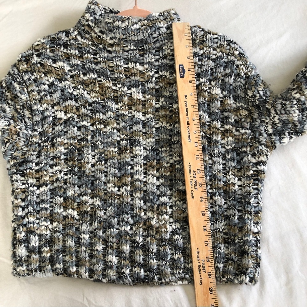 Black Tape Women's Cable Knit Sweater Could fit medium - Picture 8 of 8